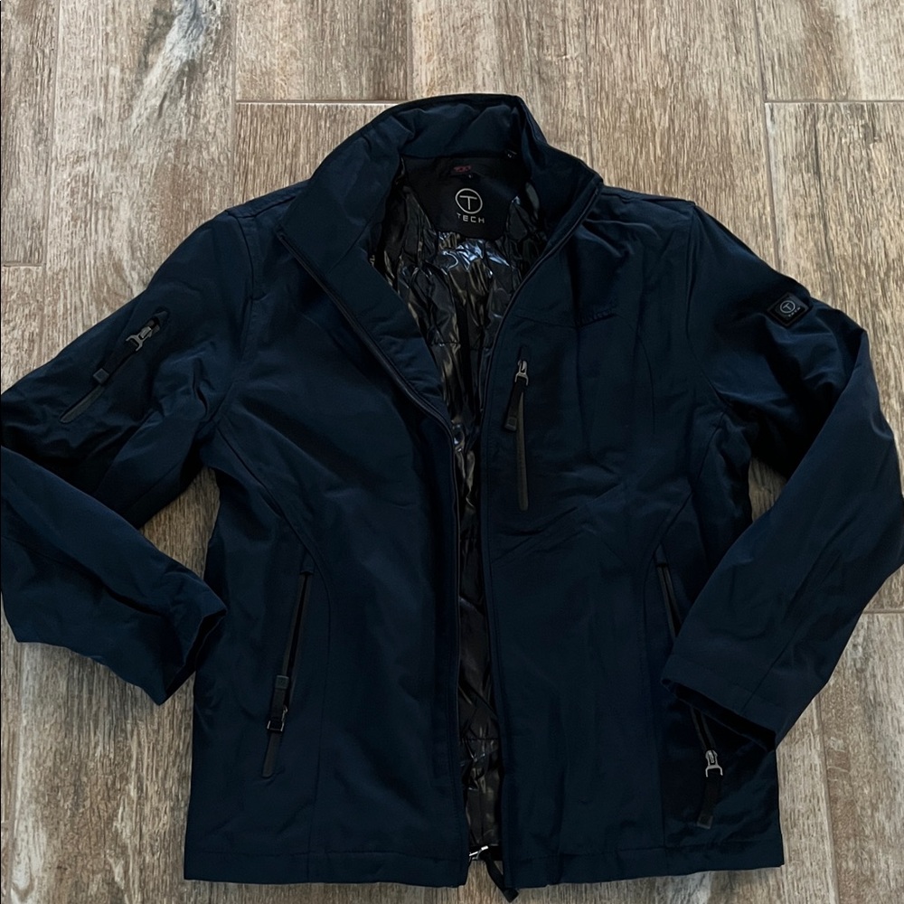 Tumi Tech Men's Navy Size M Zip Hooded
Jacket - NEW